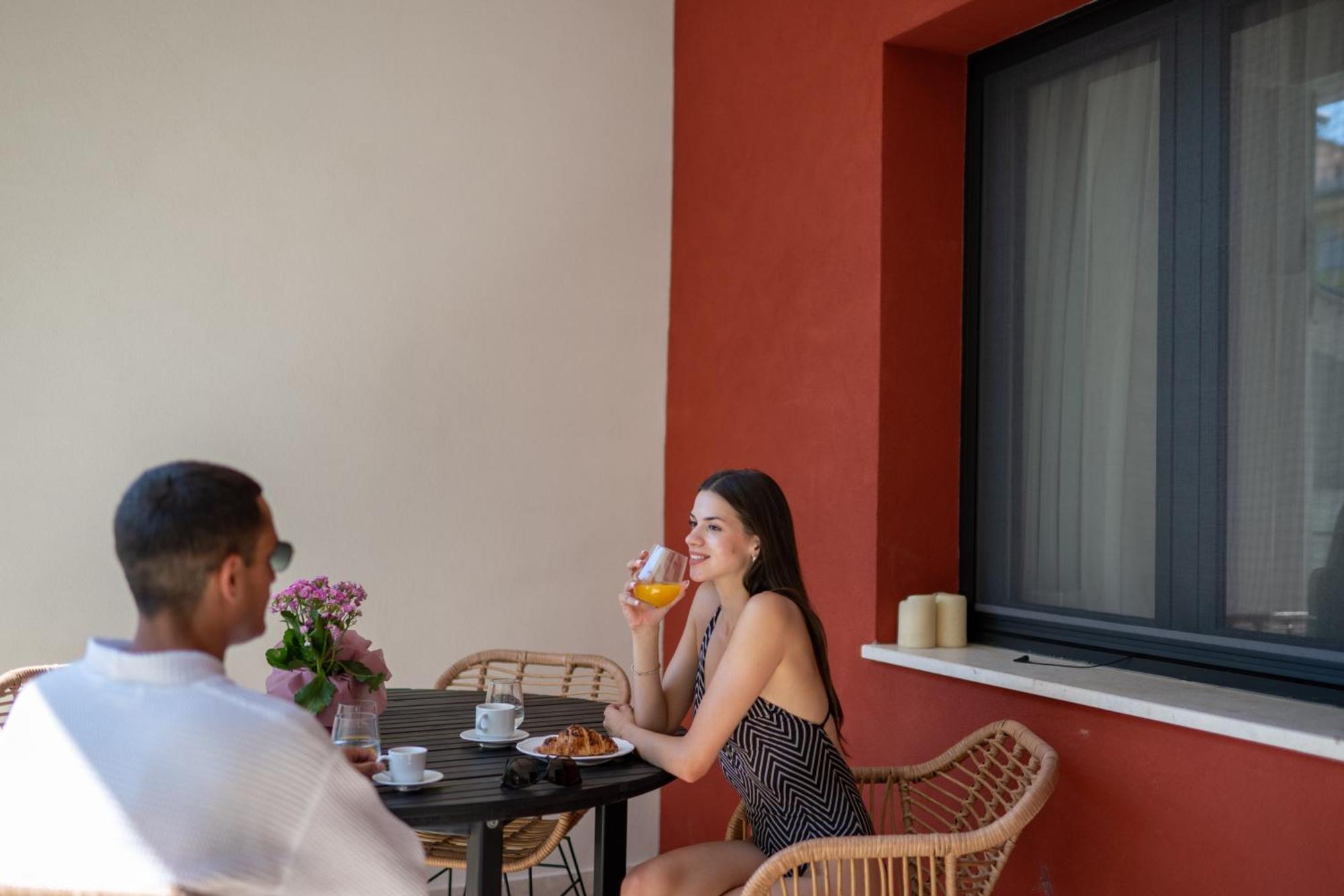 Thalias Quarters - Kalamata Mediterranean Villas ภายนอก รูปภาพ